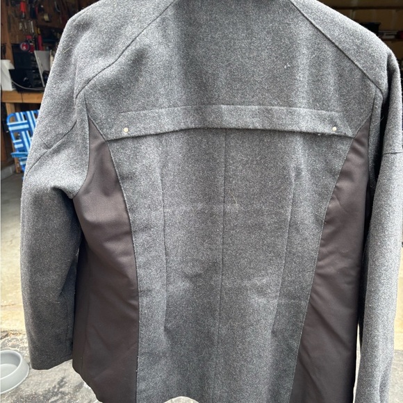 Armani Exchange Gray Coat with Structured Shoulders - Picture 4 of 4
